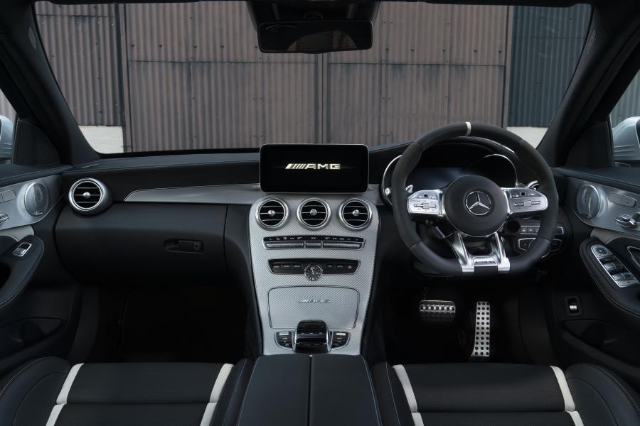 Торпедо Mercedes-AMG C63 S (W205) 2018 года  (UK) (фото 22 из 40)